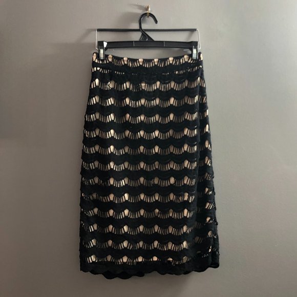 Kate Spade Black Lace Scallop Skirt Size 00 - Picture 1 of 3